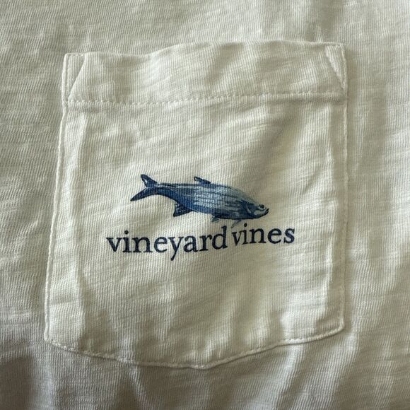 Vineyard Vines Men’s White Tee W/Tarpon Large Graphic Sz L , Tarpon Pocket Logo - Picture 2 of 6